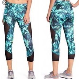 Athleta Napali Mesh Sonar Capri